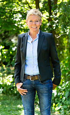 Fotografie Christine Krieger Fotograf Löhne Bad Oeynhausen Herford Fotostudio hochwertige Hochzeitsfotos exklusive Bewerbungsfotos. Familienfotos, Kinderbilder und Portraits sowie Babyfotos, Business Fotos und mehr.