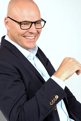 Fotografie Christine Krieger Fotograf Löhne Bad Oeynhausen Herford Fotostudio hochwertige Hochzeitsfotos exklusive Bewerbungsfotos. Familienfotos, Kinderbilder und Portraits sowie Babyfotos, Business Fotos und mehr.