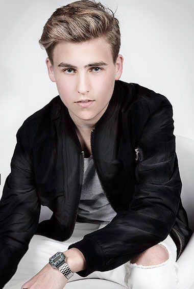 Fotografie Christine Krieger Fotograf Löhne Bad Oeynhausen Herford Fotostudio hochwertige Hochzeitsfotos exklusive Bewerbungsfotos. Familienfotos, Kinderbilder und Portraits sowie Babyfotos, Business Fotos und mehr.