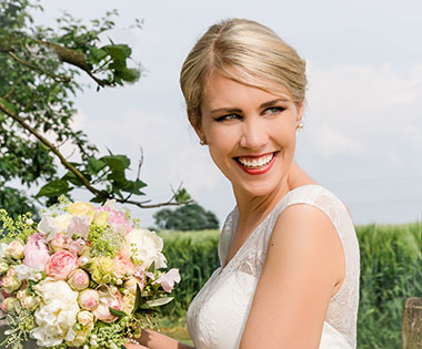 Fotografie Christine Krieger Fotograf Löhne Bad Oeynhausen Herford Fotostudio hochwertige Hochzeitsfotos exklusive Bewerbungsfotos. Familienfotos, Kinderbilder und Portraits sowie Babyfotos, Business Fotos und mehr.