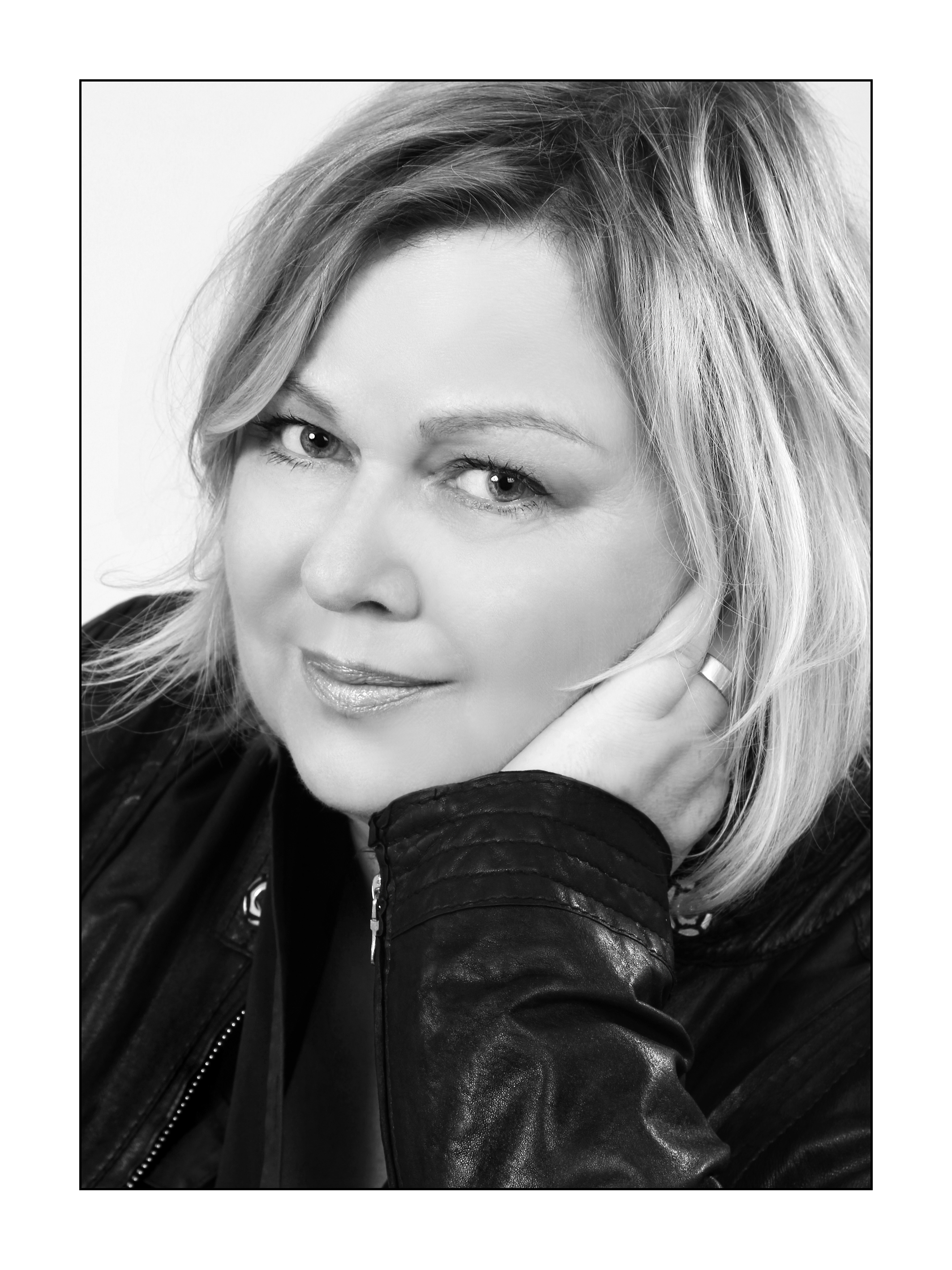 Fotografie Christine Krieger Fotograf Löhne Bad Oeynhausen Herford Fotostudio hochwertige Hochzeitsfotos exklusive Bewerbungsfotos. Familienfotos, Kinderbilder und Portraits sowie Babyfotos, Business Fotos und mehr.